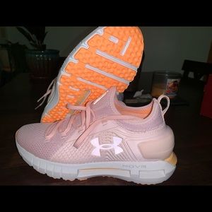 NEW Under Armour Hovrs